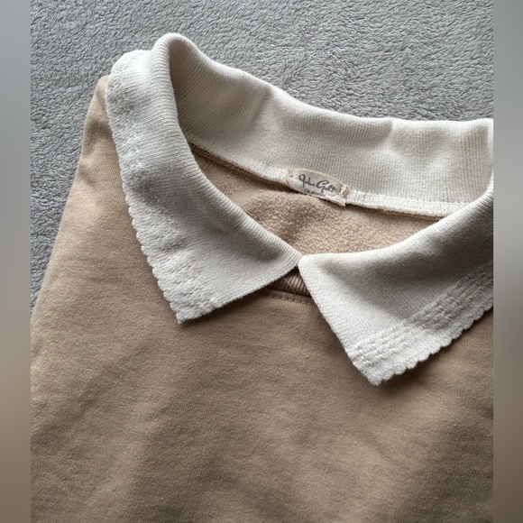 Sweatshirt with attached collar - Picture 4 of 4